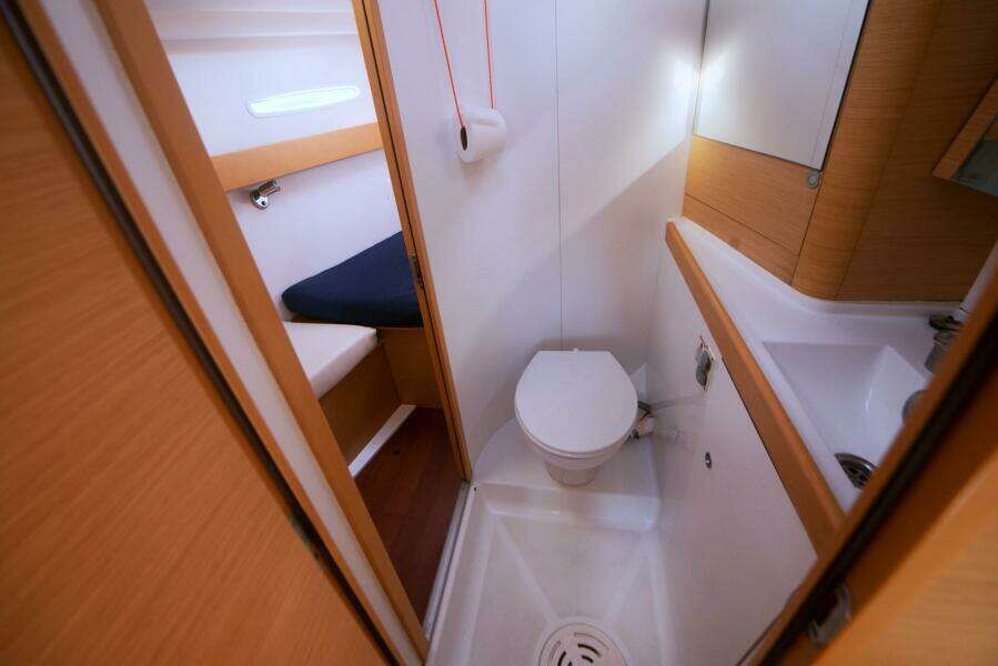 Libertas  40ft Beneteau Yacht For Sale