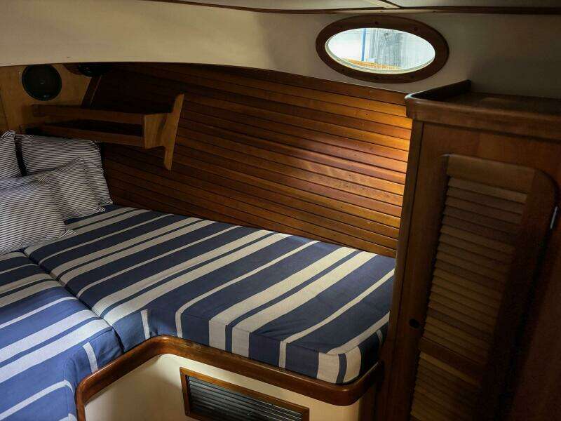 PIROUETTE 36ft Hinckley Yacht For Sale