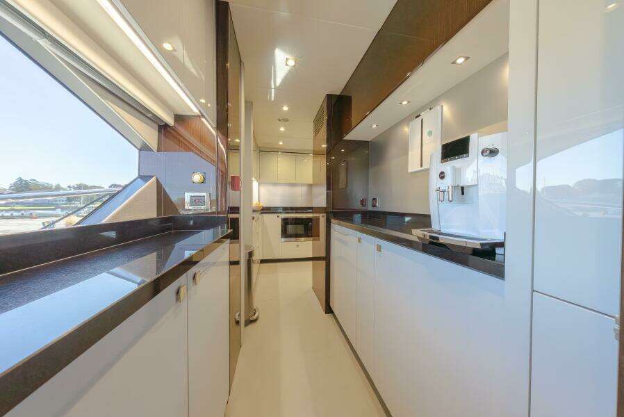 REUNION 95ft Sunseeker Yacht For Sale