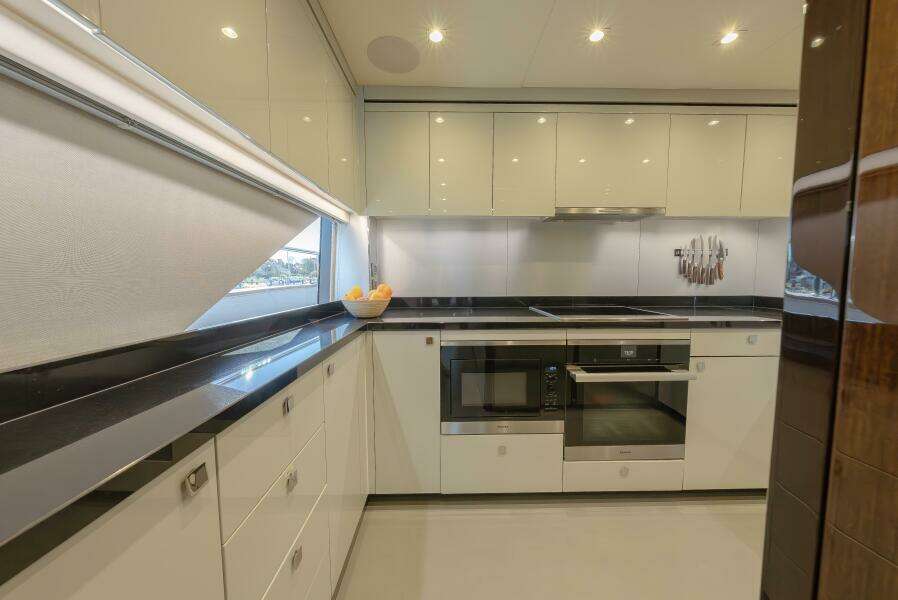 REUNION 95ft Sunseeker Yacht For Sale