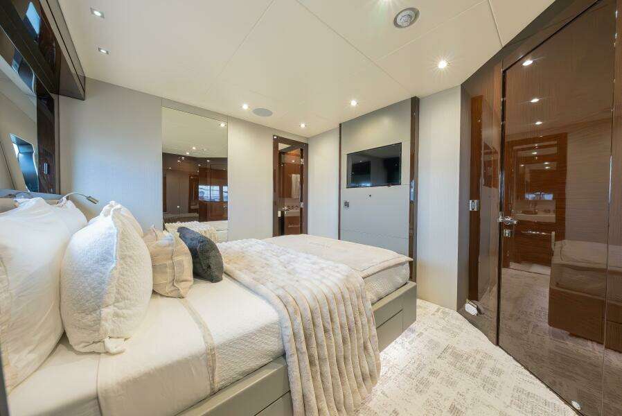 REUNION 95ft Sunseeker Yacht For Sale