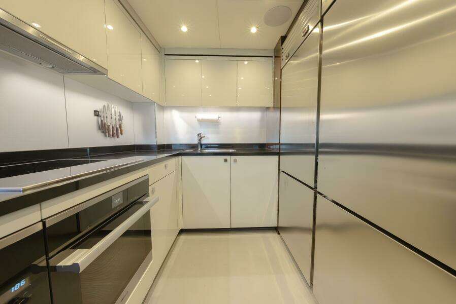 REUNION 95ft Sunseeker Yacht For Sale