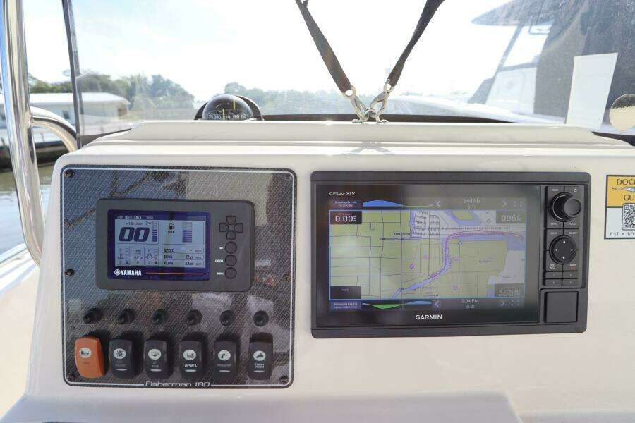 18ft Grady White Yacht For Sale