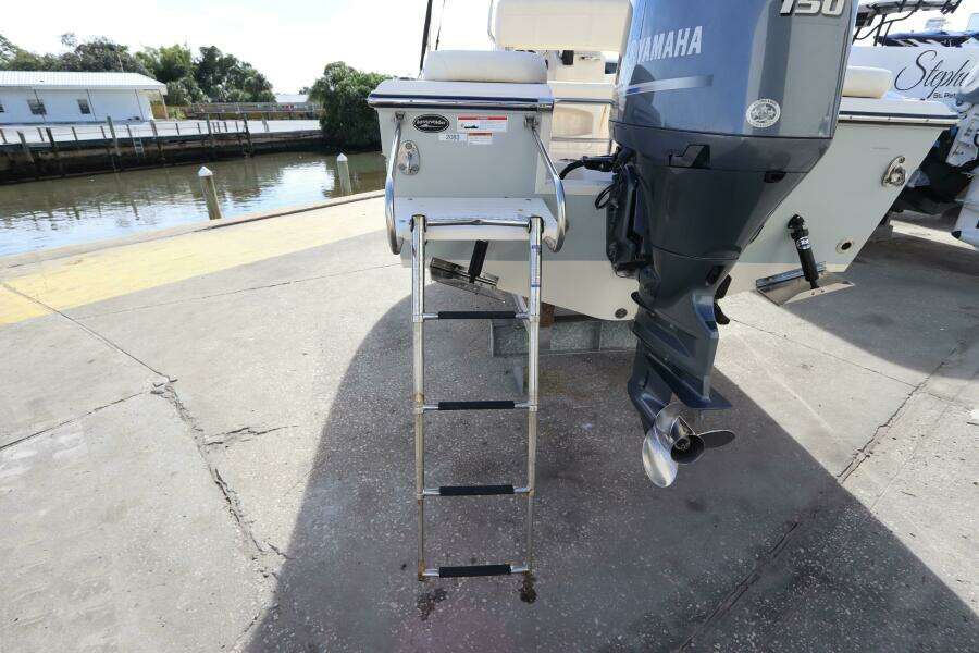 18ft Grady White Yacht For Sale