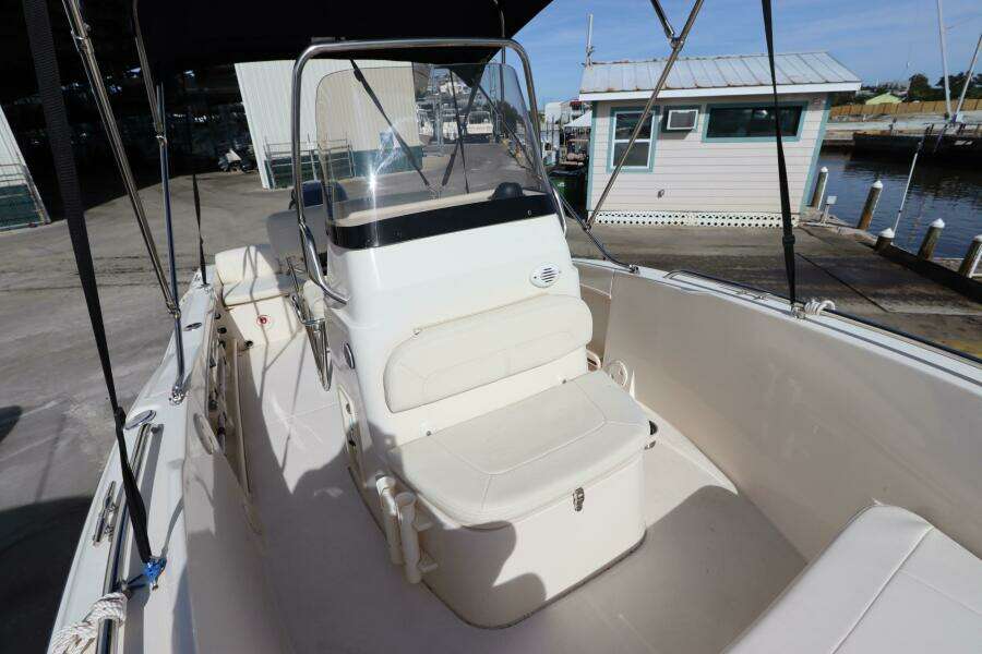 18ft Grady White Yacht For Sale