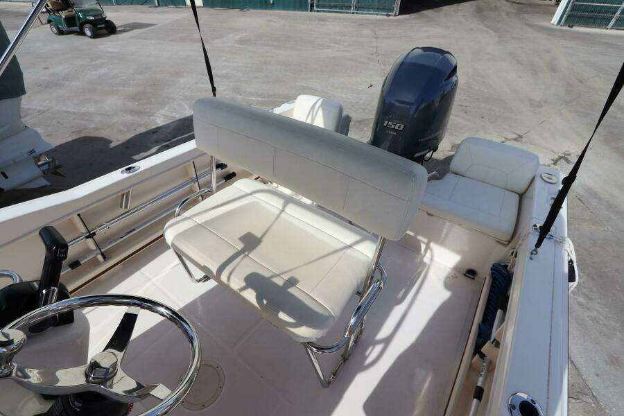 18ft Grady White Yacht For Sale