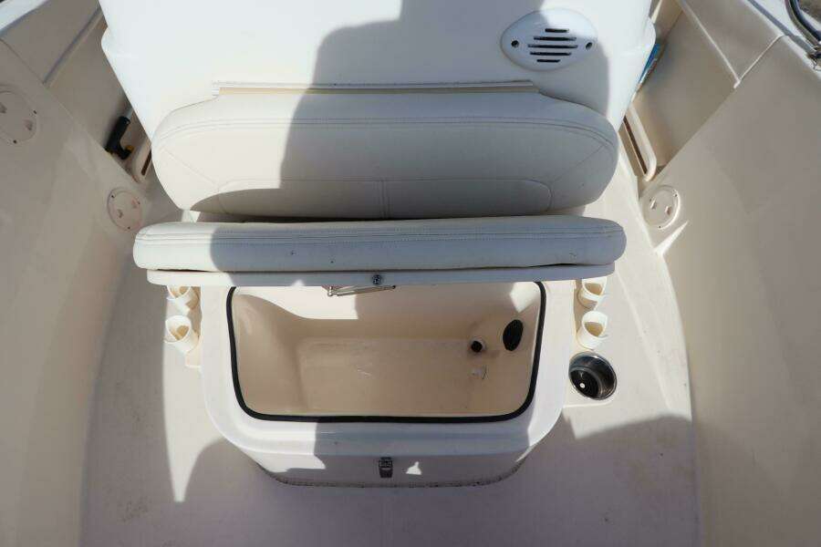 18ft Grady White Yacht For Sale