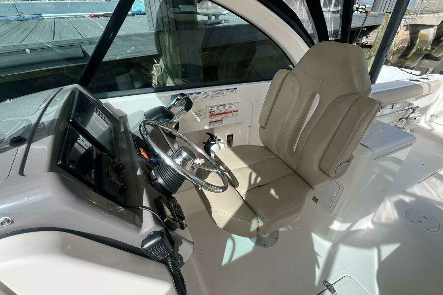 26ft Pursuit Yacht For Sale