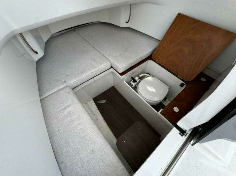 24ft Jeanneau Yacht For Sale