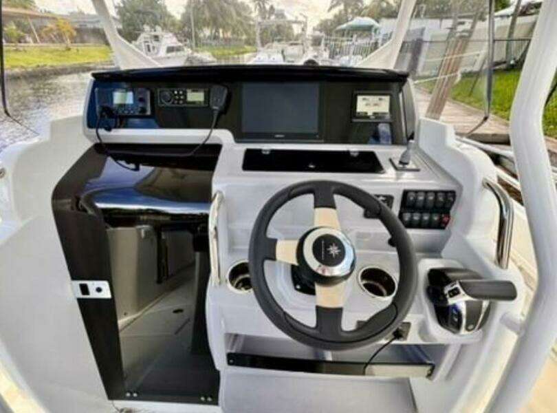 24ft Jeanneau Yacht For Sale