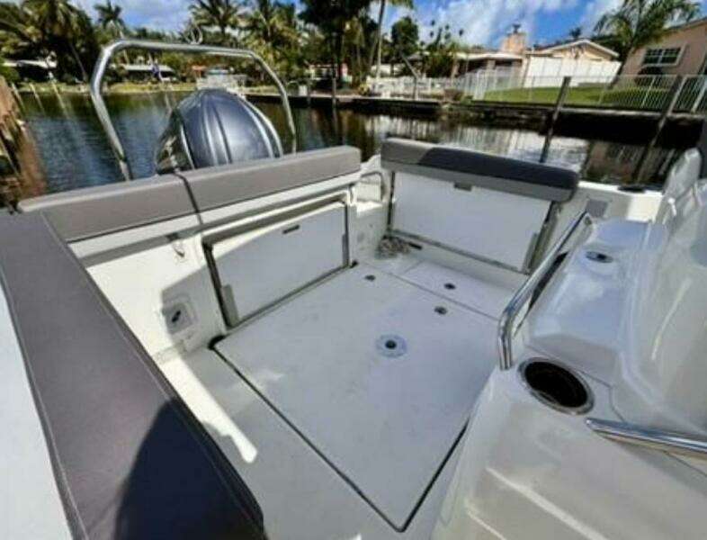 24ft Jeanneau Yacht For Sale