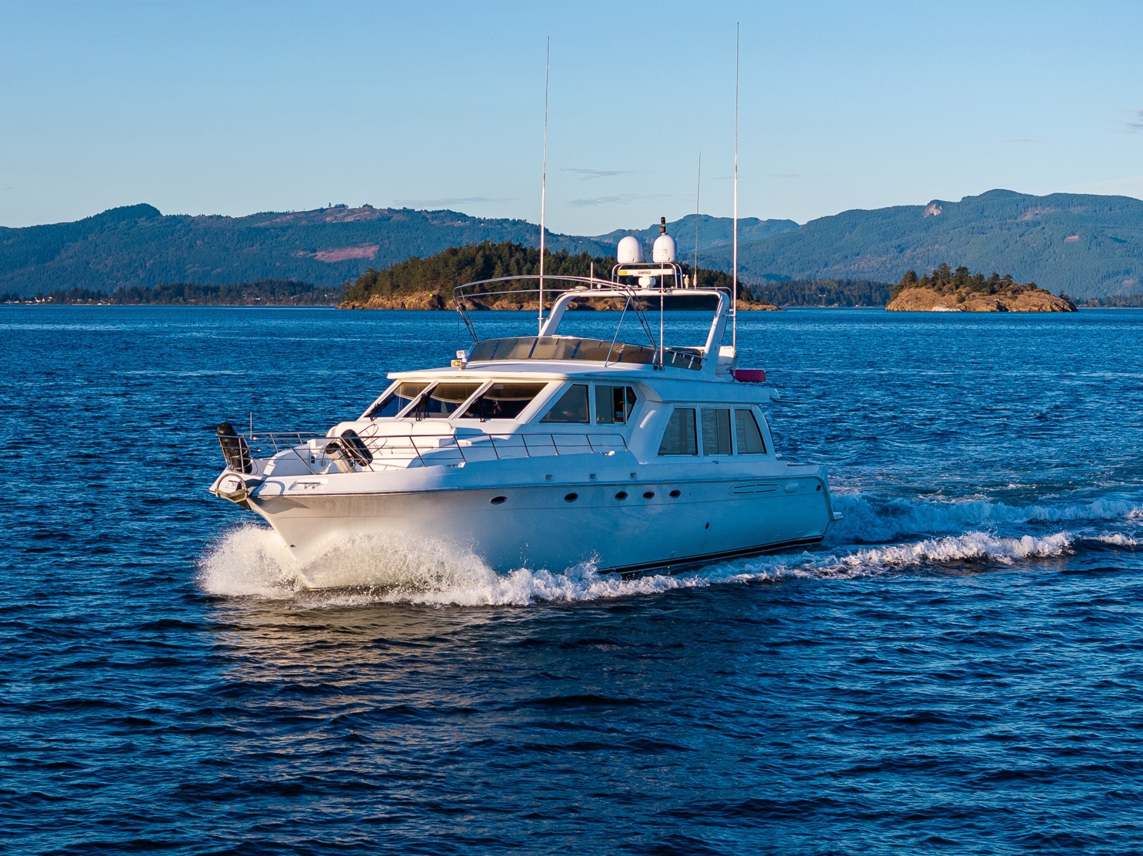 2001 Navigator 61 Pilothouse