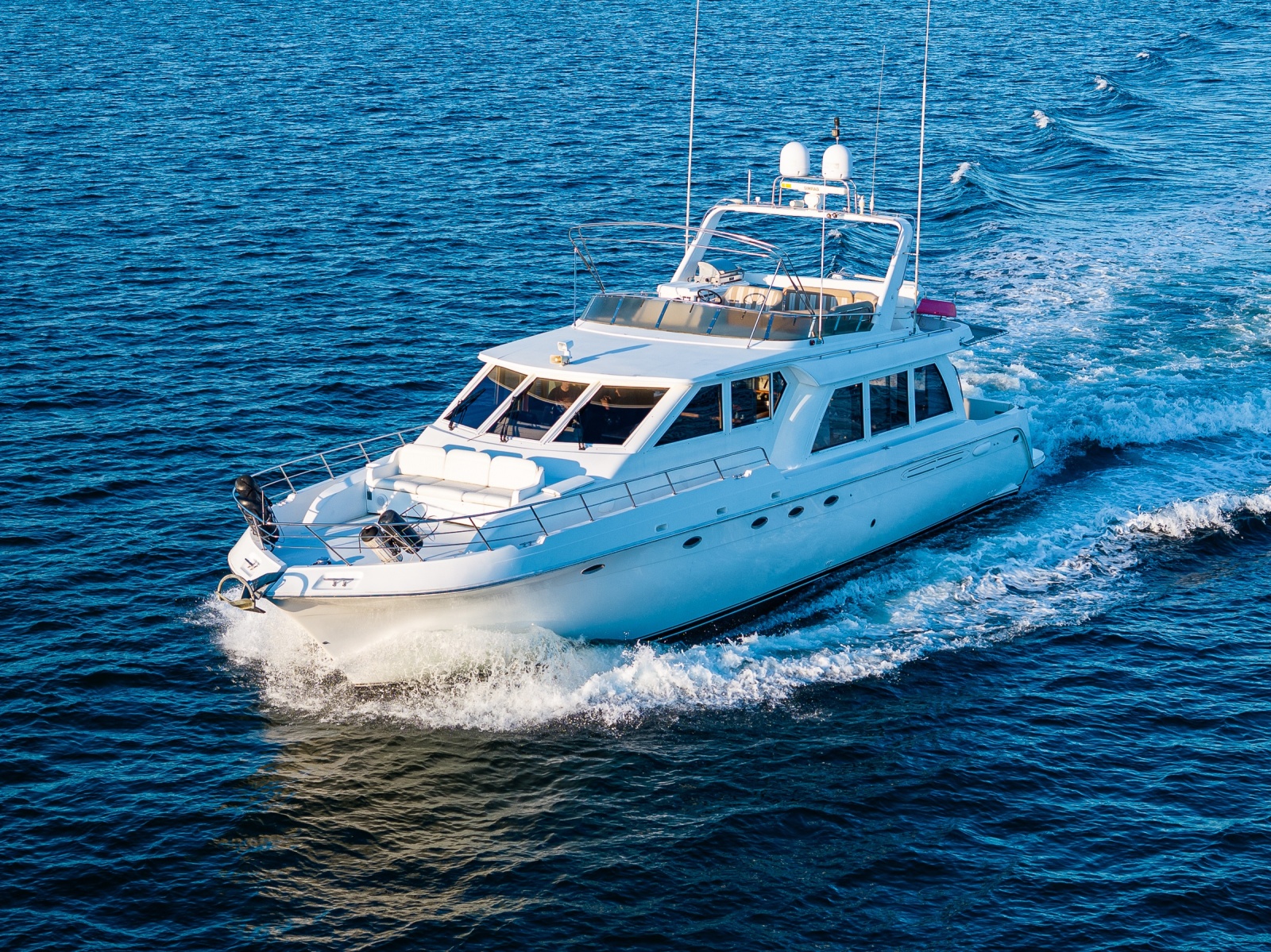 2001 Navigator 61 Pilothouse