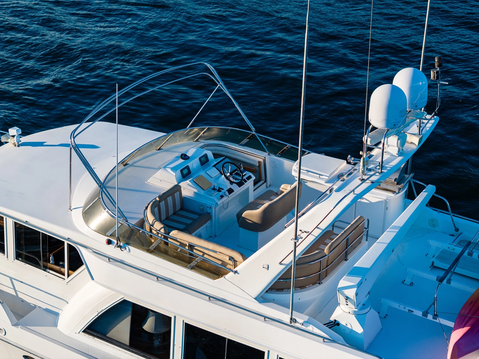 2001 Navigator 61 Pilothouse