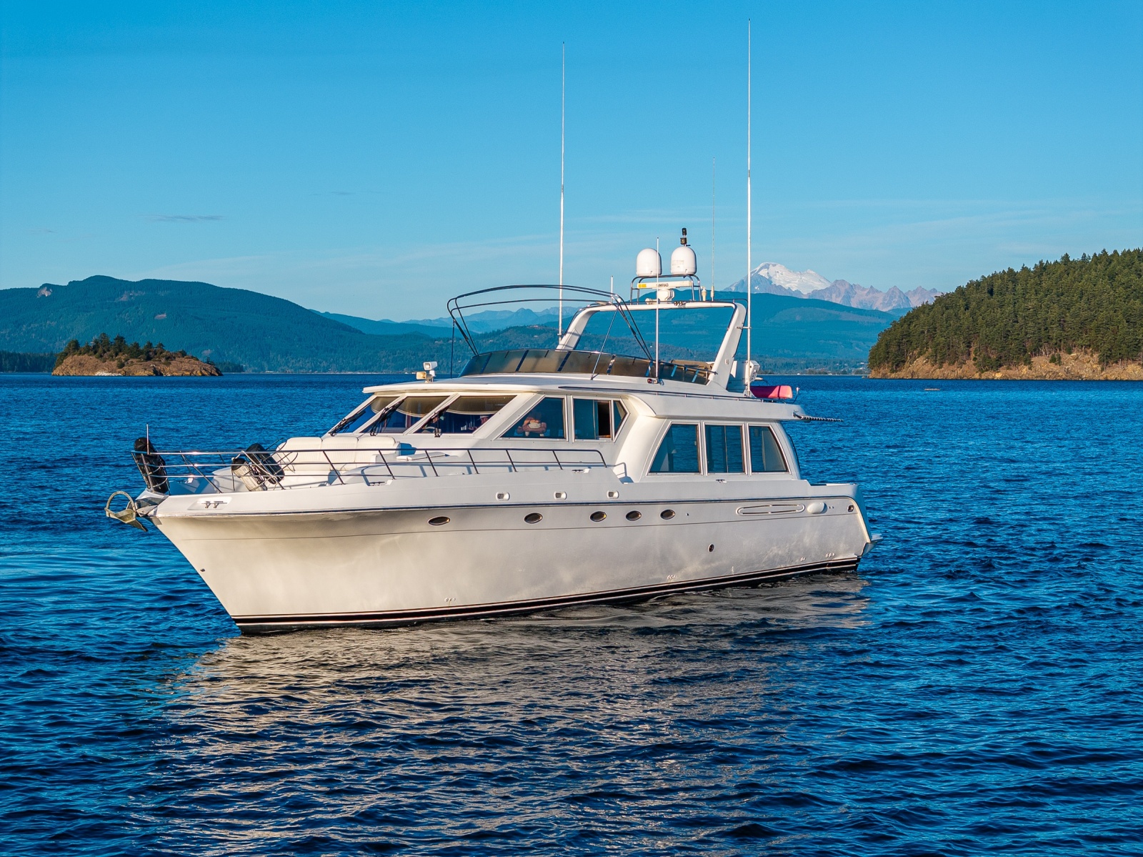 2001 Navigator 61 Pilothouse