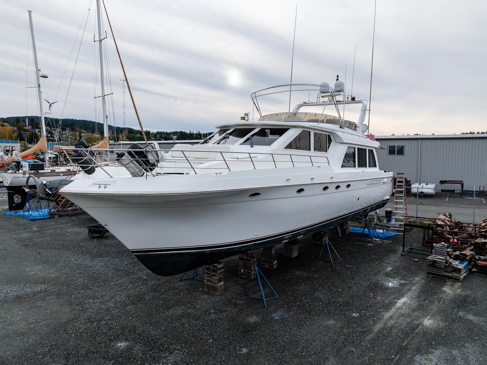 2001 Navigator 61 Pilothouse