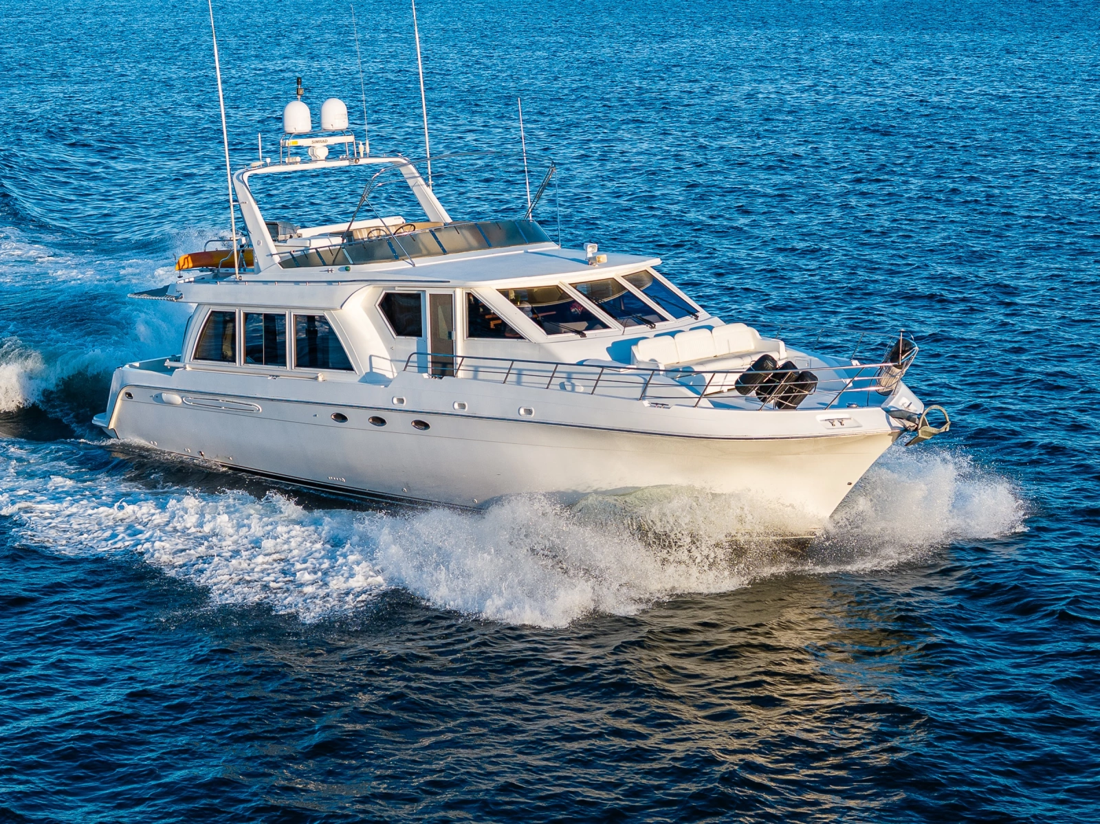 2001 Navigator 61 Pilothouse
