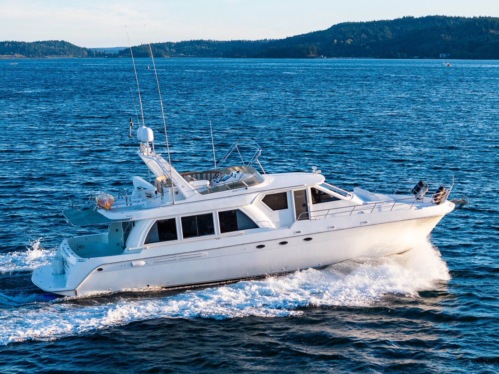 2001 Navigator 61 Pilothouse