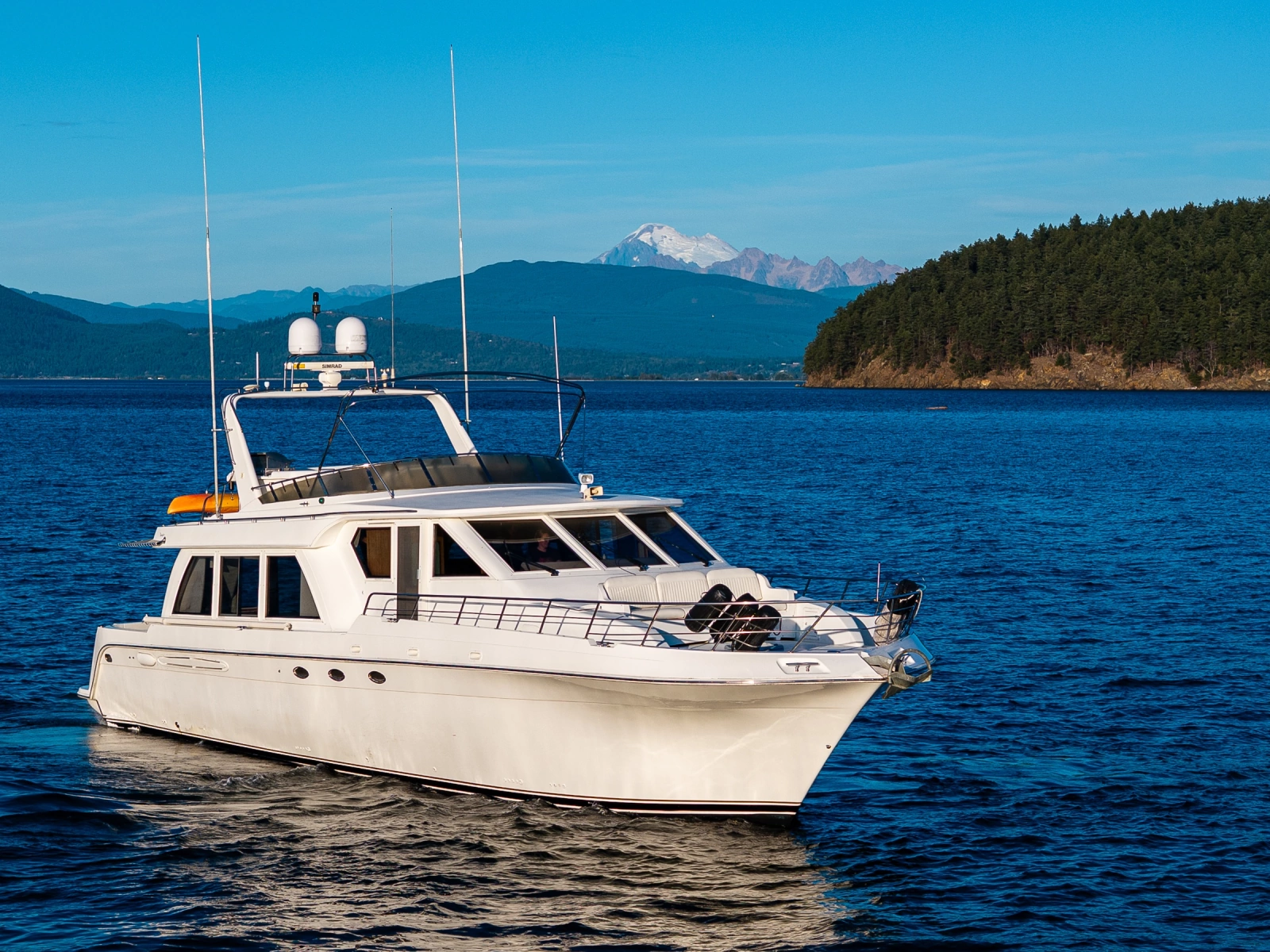 2001 Navigator 61 Pilothouse