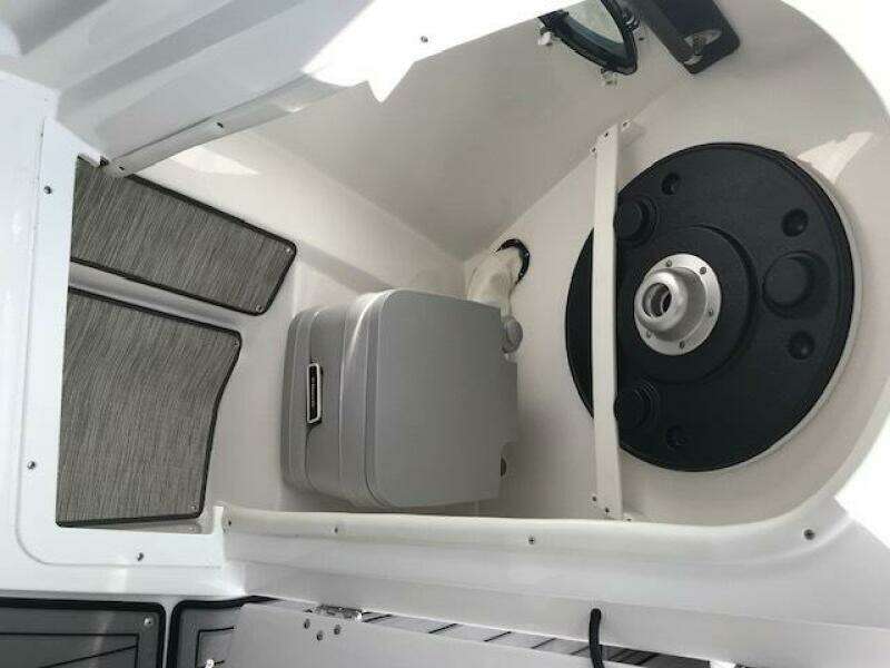 29ft Rinker Yacht For Sale