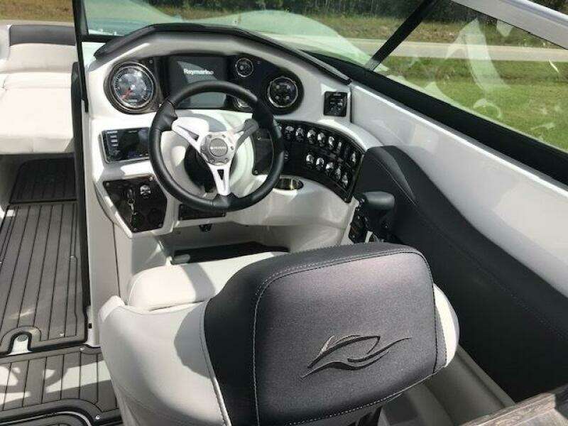 29ft Rinker Yacht For Sale