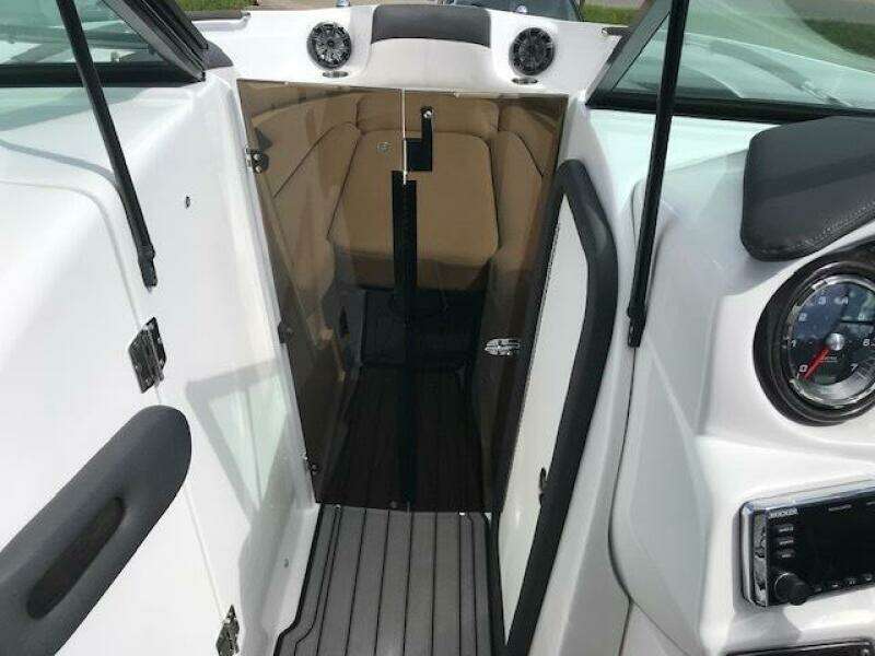 29ft Rinker Yacht For Sale