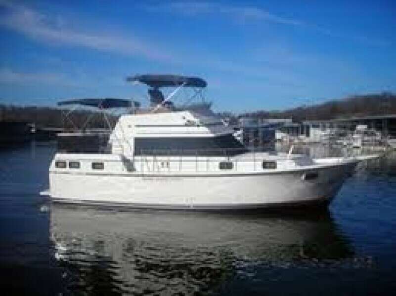 36ft Carver Yacht For Sale