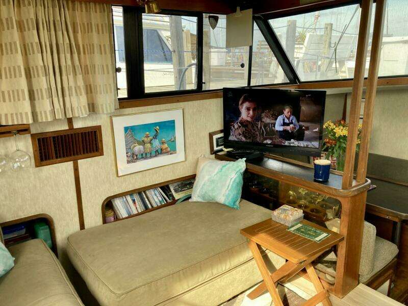 36ft Carver Yacht For Sale