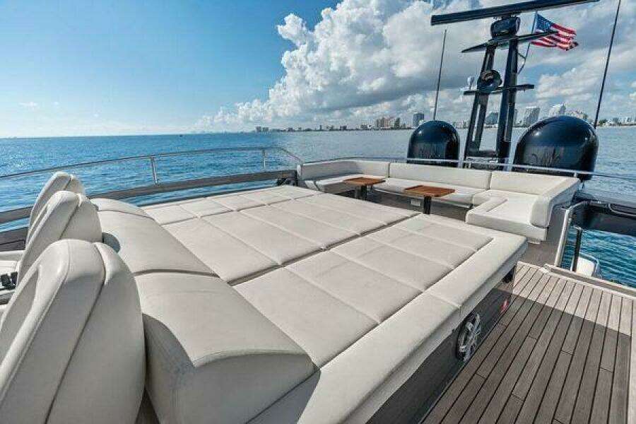 92ft Pershing Yacht For Sale