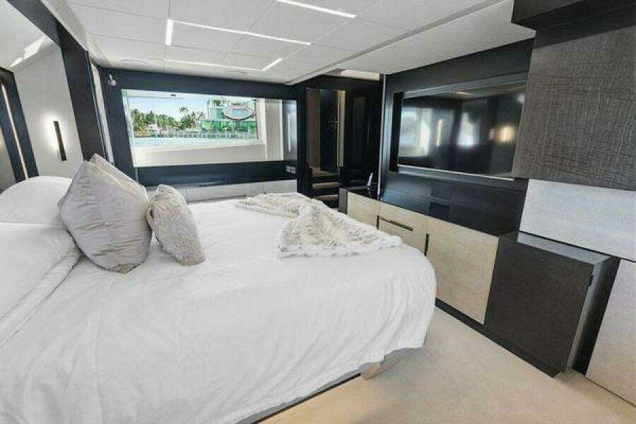 92ft Pershing Yacht For Sale