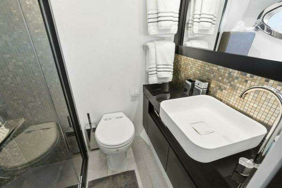 92ft Pershing Yacht For Sale