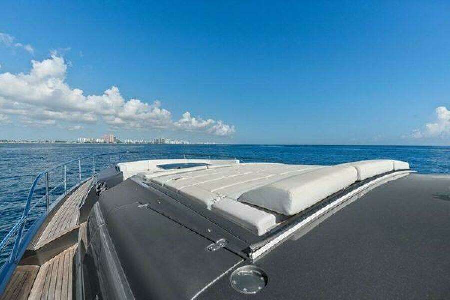 92ft Pershing Yacht For Sale