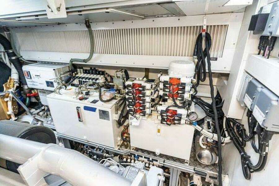 92ft Pershing Yacht For Sale