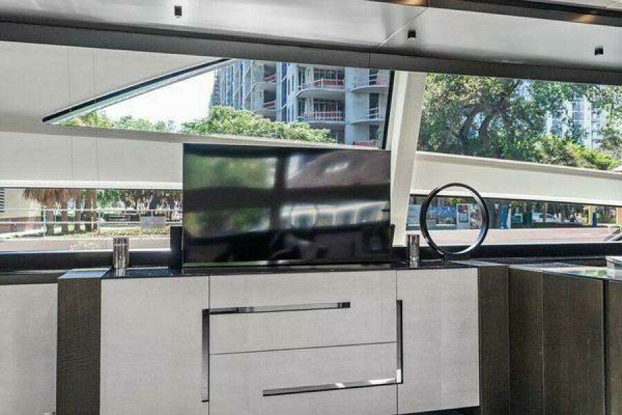 92ft Pershing Yacht For Sale