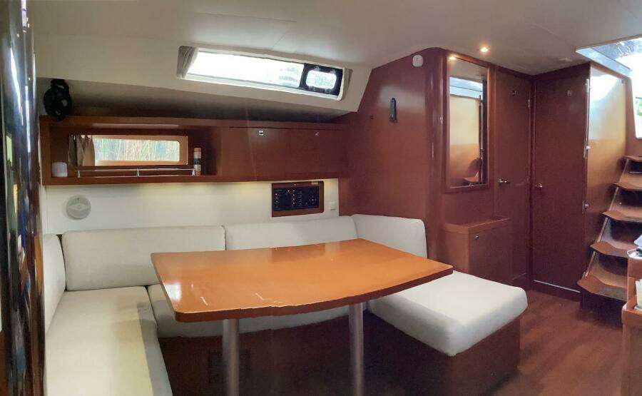 At Last 45ft Beneteau Yacht For Sale