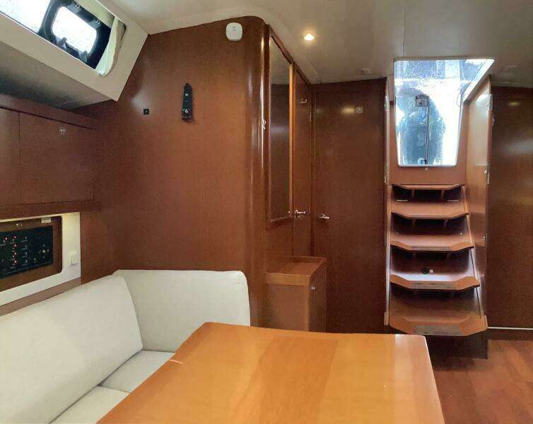 At Last 45ft Beneteau Yacht For Sale