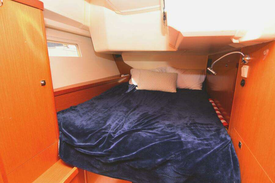 At Last 44ft Beneteau Yacht For Sale