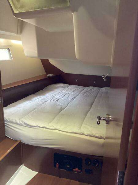 At Last 45ft Beneteau Yacht For Sale