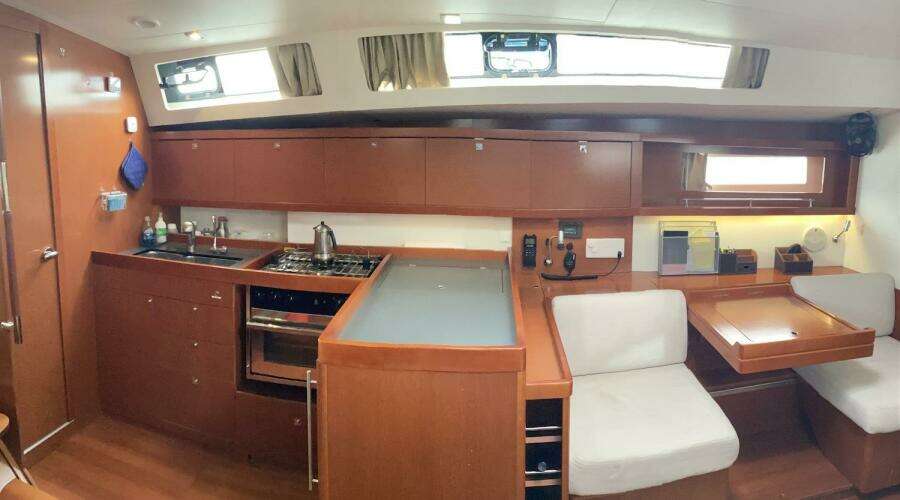 At Last 45ft Beneteau Yacht For Sale