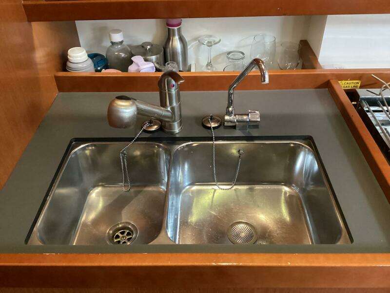 At Last 45ft Beneteau Yacht For Sale