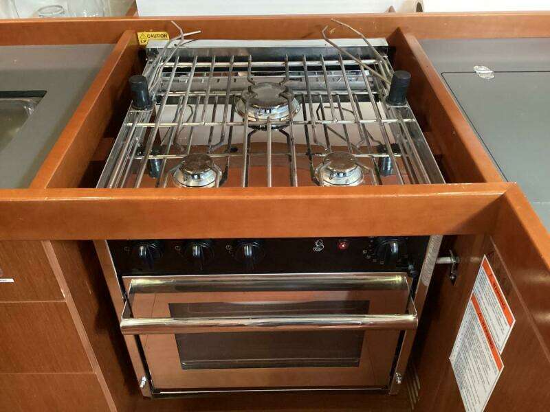 At Last 45ft Beneteau Yacht For Sale