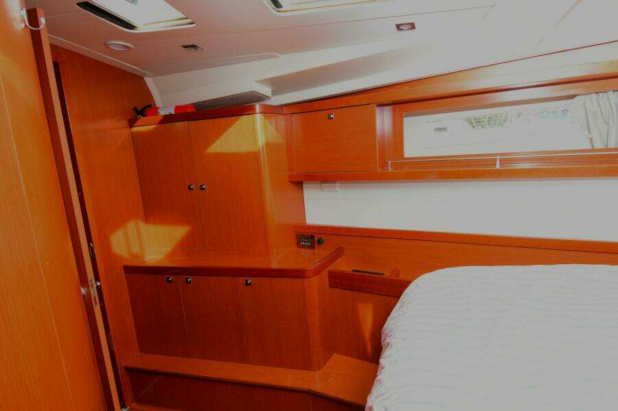 At Last 44ft Beneteau Yacht For Sale