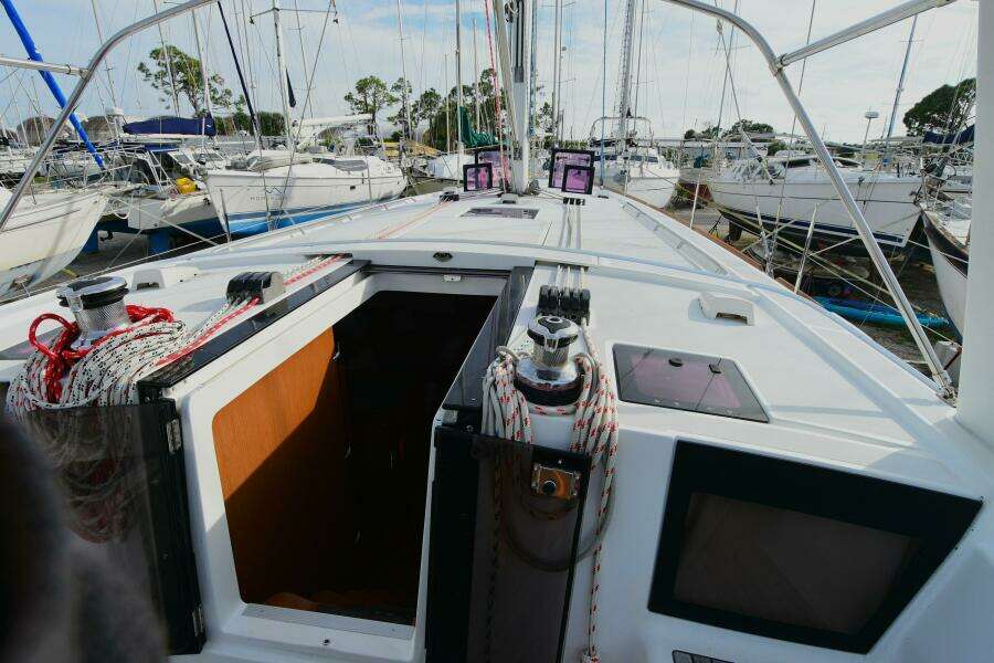 At Last 44ft Beneteau Yacht For Sale
