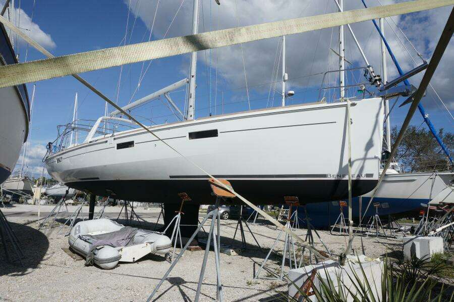 At Last 45ft Beneteau Yacht For Sale