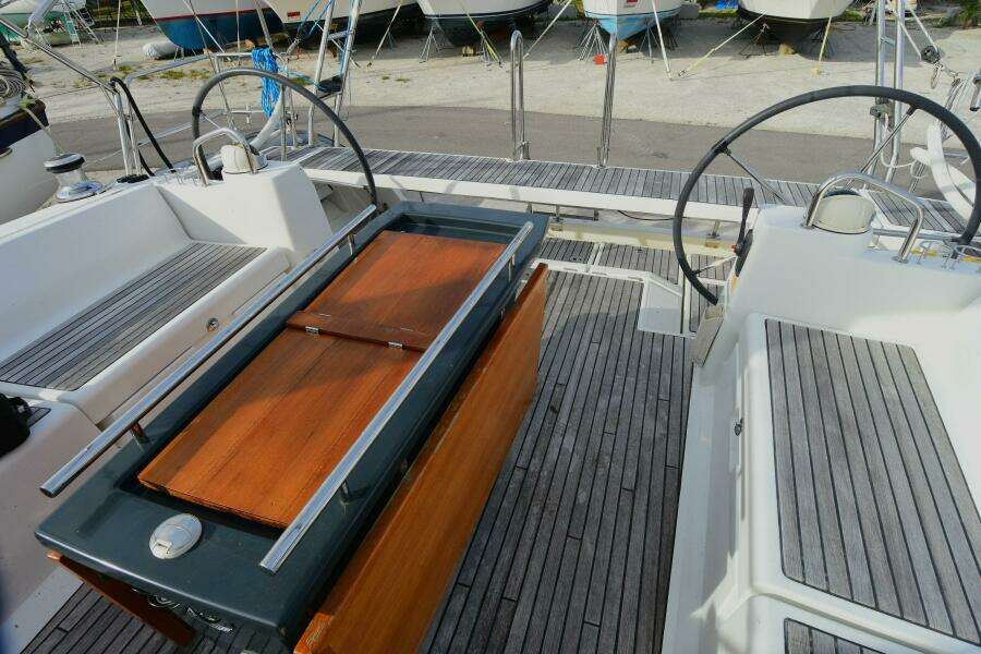 At Last 44ft Beneteau Yacht For Sale