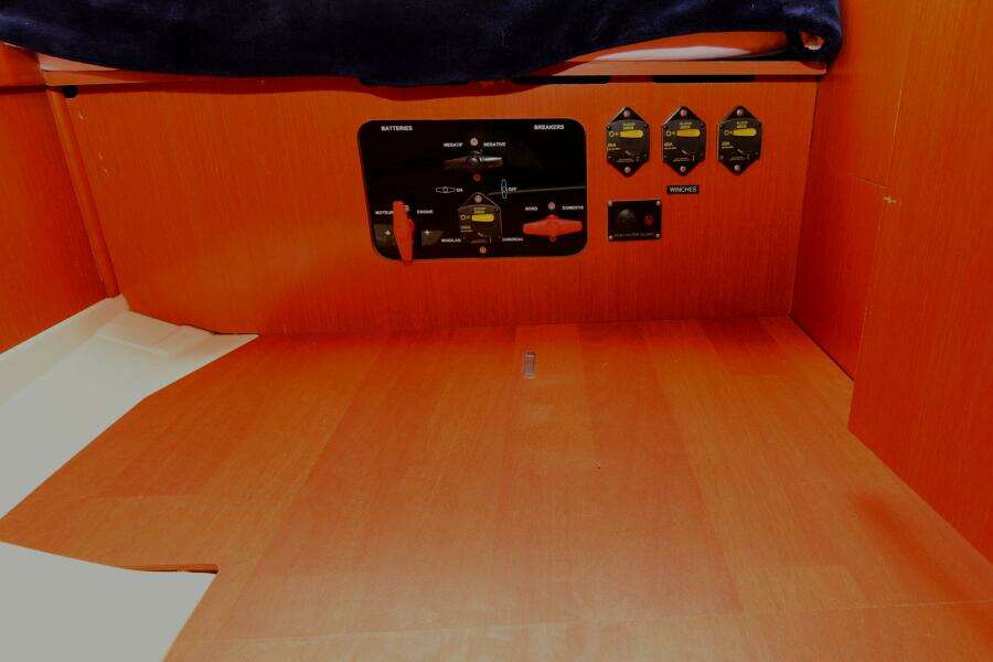 At Last 44ft Beneteau Yacht For Sale