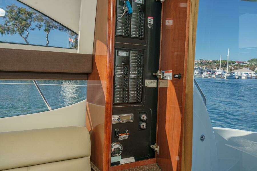 ADAGIO 34ft Meridian Yacht For Sale