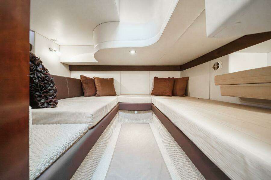 ADAGIO 34ft Meridian Yacht For Sale