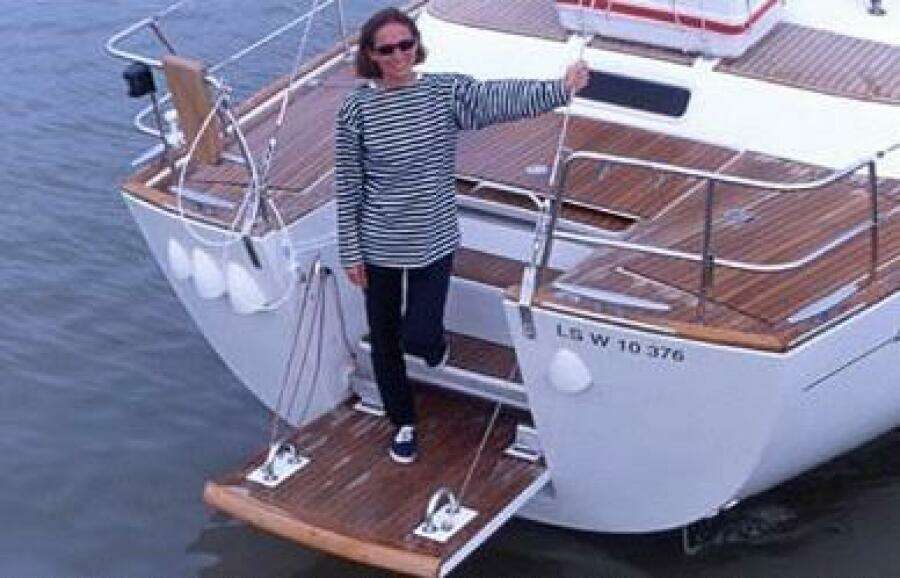 KULEANA 42ft Beneteau Yacht For Sale