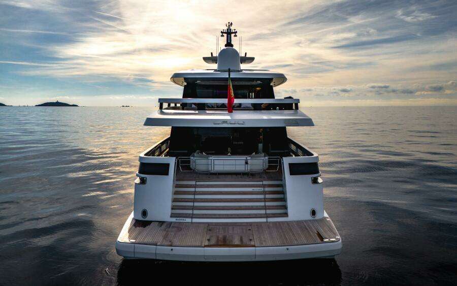 L A U L 130ft Extra Yachts Yacht For Sale